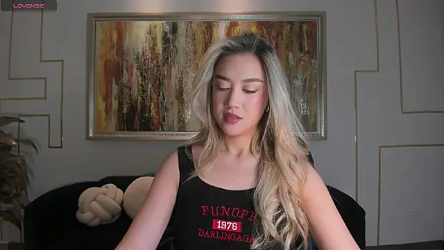 RebeccaHudson online show from 01-11-26, 05:51