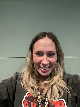 M1ssyk1ssy online show from 12-30-24, 05:13