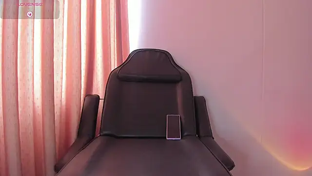 Whitekitty-exe online show from 02-15-25, 03:06