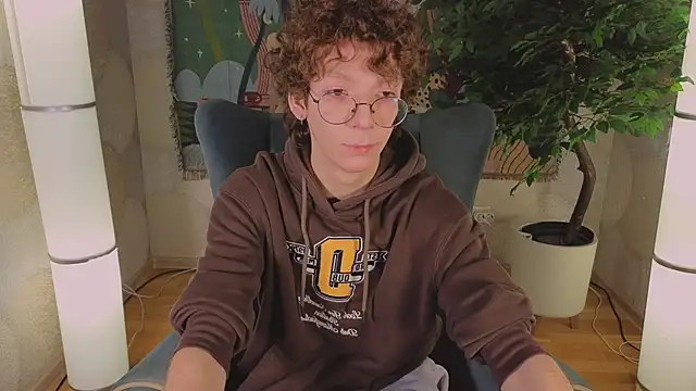 Snapshot of TommieH chatting on 02-28-25, 05:26 TommieH online show from 02-28-25, 05:26