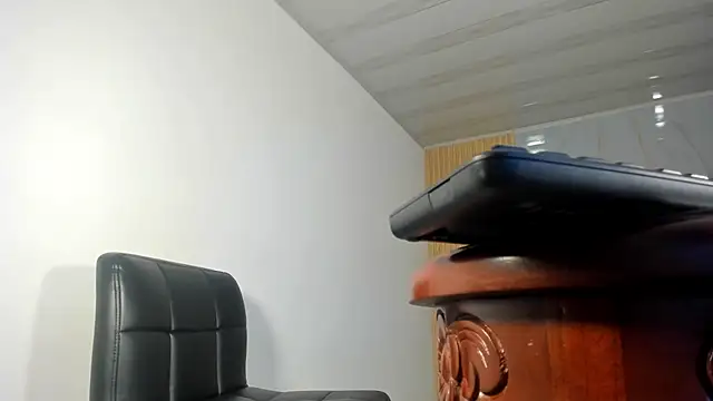 Snapshot of Keila_Mendoza chatting on 02-11-26, 06:51 Keila Mendoza online show from 02-11-26, 06:51