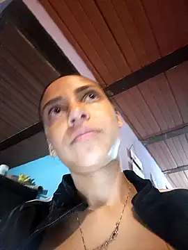 Snapshot of emma_ambar chatting on 02-05-25, 12:10 emma ambar online show from 02-05-25, 12:10