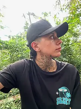 Snapshot of _PhillipBrown chatting on 12-07-24, 09:33 PhillipBrown online show from 12-07-24, 09:33