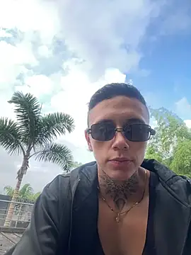 Snapshot of _PhillipBrown chatting on 01-11-25, 12:18 PhillipBrown online show from 01-11-25, 12:18