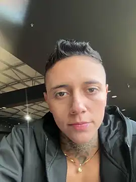 Snapshot of _PhillipBrown chatting on 01-23-25, 12:09 PhillipBrown online show from 01-23-25, 12:09