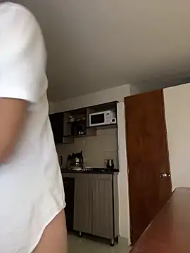 Snapshot of _PhillipBrown chatting on 02-06-25, 08:18 PhillipBrown online show from 02-06-25, 08:18