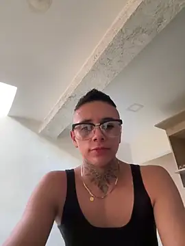 Snapshot of _PhillipBrown chatting on 03-09-25, 08:42 PhillipBrown online show from 03-09-25, 08:42