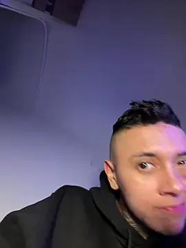 Snapshot of _PhillipBrown chatting on 02-06-26, 12:19 PhillipBrown online show from 02-06-26, 12:19