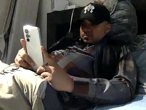 Snapshot of Sr_CobraHot chatting on 04-01-26, 02:45 Sr CobraHot online show from 04-01-26, 02:45