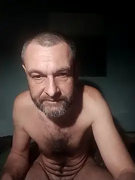 Andrzej-M online show from 04-10-26, 08:24