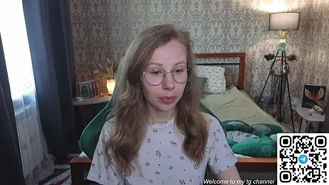 Lill Mary online show from 04-28-26, 01:48