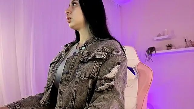 BetsyGonzale online show from 04-19-26, 04:01