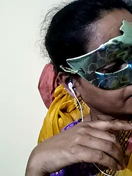 Snapshot of anuradha1432 chatting on 03-20-25, 12:53 anuradha1432 online show from 03-20-25, 12:53