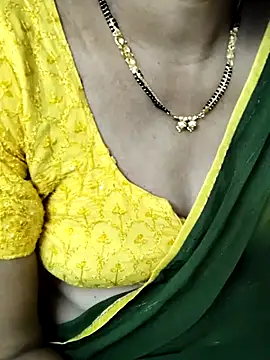 Snapshot of anuradha1432 chatting on 11-21-25, 12:04 anuradha1432 online show from 11-21-25, 12:04