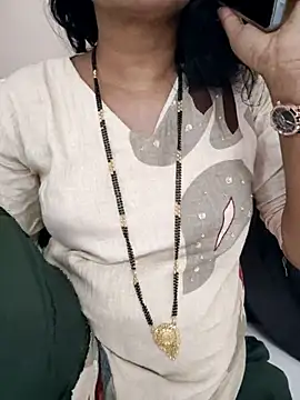 anuradha1432 online show from 08-08-26, 09:11