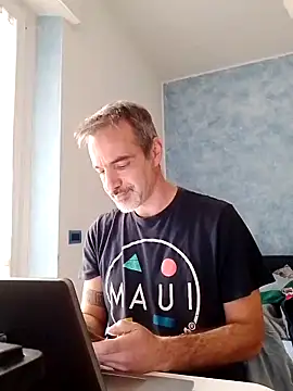 Snapshot of Marcolino183 chatting on 03-10-25, 09:43 Marcolino183 online show from 03-10-25, 09:43