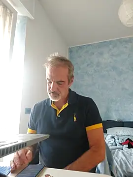 Snapshot of Marcolino183 chatting on 09-19-25, 07:43 Marcolino183 online show from 09-19-25, 07:43