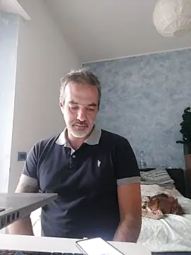 Snapshot of Marcolino183 chatting on 12-04-25, 08:23 Marcolino183 online show from 12-04-25, 08:23