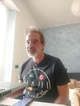 Snapshot of Marcolino183 chatting on 01-08-26, 10:06 Marcolino183 online show from 01-08-26, 10:06