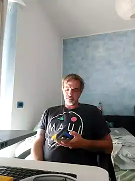 Snapshot of Marcolino183 chatting on 06-22-26, 12:24 Marcolino183 online show from 06-22-26, 12:24