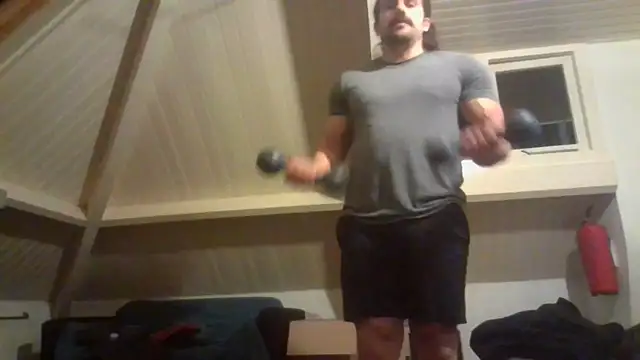 Snapshot of Mclozzz chatting on 11-08-25, 03:29 Mclozzz online show from 11-08-25, 03:29