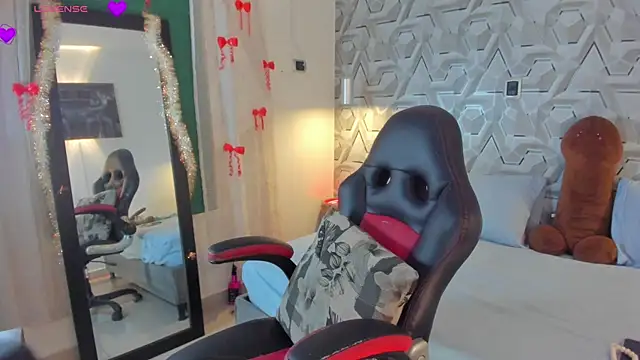 Sophiee Hill online show from 05-02-26, 03:33