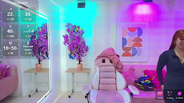 Gabby evanns online show from 11-17-25, 12:22