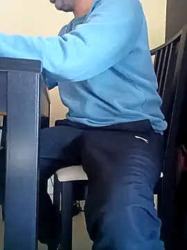 Snapshot of adre84s chatting on 11-21-25, 09:52 adre84s online show from 11-21-25, 09:52