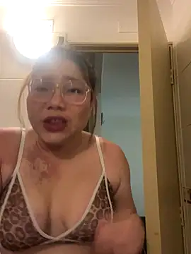 WhiteWomen online show from 11-16-25, 11:21