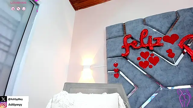 Snapshot of ashlyrey-1 chatting on 02-22-25, 01:55 ashlyrey-1 online show from 02-22-25, 01:55