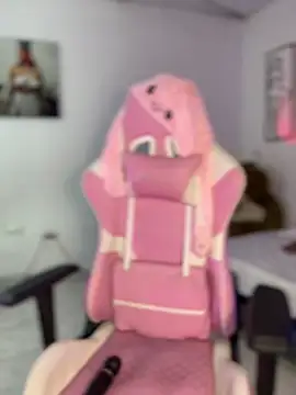 Snapshot of ashlyrey-1 chatting on 10-16-25, 10:33 ashlyrey-1 online show from 10-16-25, 10:33