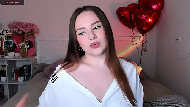 LittleKiitten online show from 05-28-26, 02:47