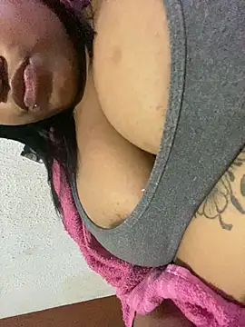 Snapshot of vic_pretynhaa chatting on 03-12-25, 01:51 vic pretynhaa online show from 03-12-25, 01:51