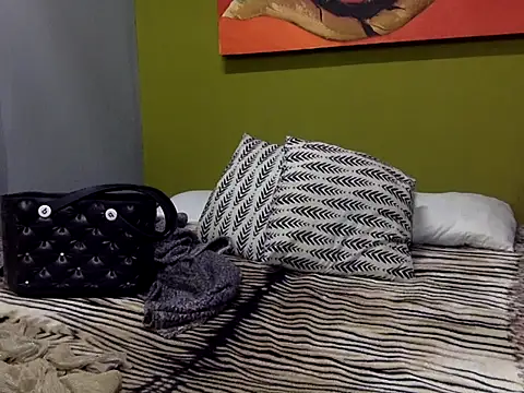 GoldenPussyXOXO online show from 09-25-25, 02:37