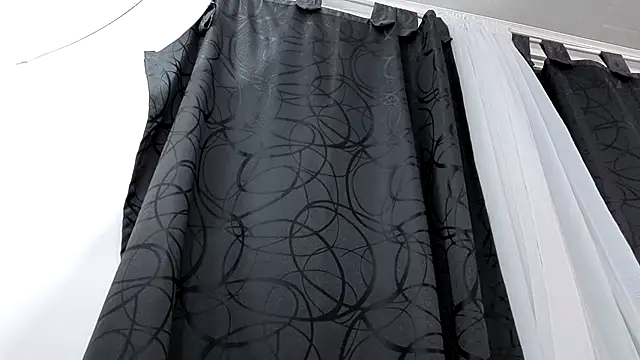 Snapshot of Kitten_Hot_ chatting on 11-12-25, 01:28 Kitten Hot online show from 11-12-25, 01:28