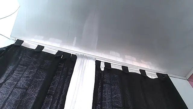 Snapshot of Kitten_Hot_ chatting on 11-26-25, 08:10 Kitten Hot online show from 11-26-25, 08:10