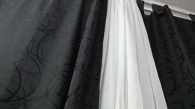 Snapshot of Kitten_Hot_ chatting on 12-19-25, 10:44 Kitten Hot online show from 12-19-25, 10:44