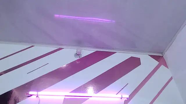 Snapshot of Kitten_Hot_ chatting on 02-20-26, 06:37 Kitten Hot online show from 02-20-26, 06:37