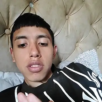 Snapshot of danuel23 chatting on 10-22-25, 06:51 danuel23 online show from 10-22-25, 06:51