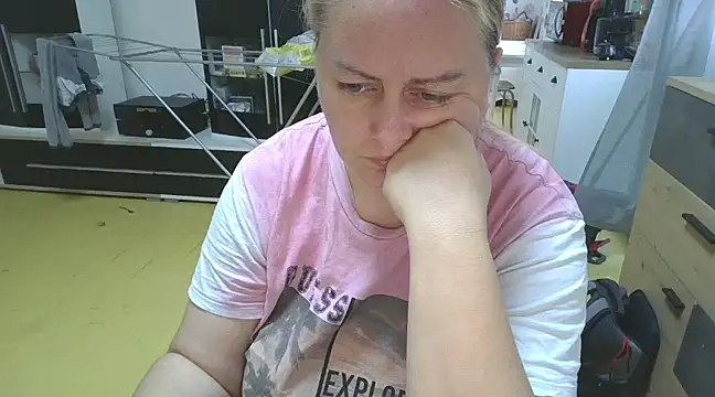 Snapshot of Meliss_Official9 chatting on 02-12-25, 08:16 Meliss Official9 online show from 02-12-25, 08:16