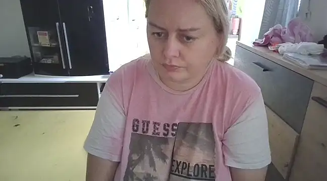 Snapshot of Meliss_Official9 chatting on 02-23-25, 12:05 Meliss Official9 online show from 02-23-25, 12:05
