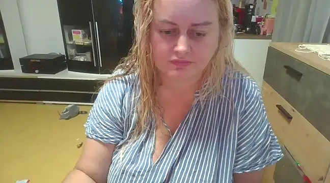 Snapshot of Meliss_Official9 chatting on 02-25-25, 07:14 Meliss Official9 online show from 02-25-25, 07:14