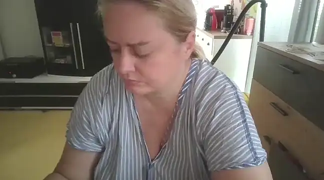 Snapshot of Meliss_Official9 chatting on 02-27-25, 07:55 Meliss Official9 online show from 02-27-25, 07:55