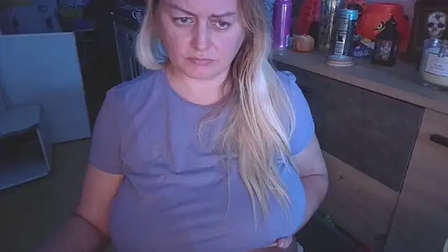 Snapshot of Meliss_Official9 chatting on 10-30-25, 06:30 Meliss Official9 online show from 10-30-25, 06:30