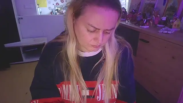 Snapshot of Meliss_Official9 chatting on 12-05-25, 09:40 Meliss Official9 online show from 12-05-25, 09:40