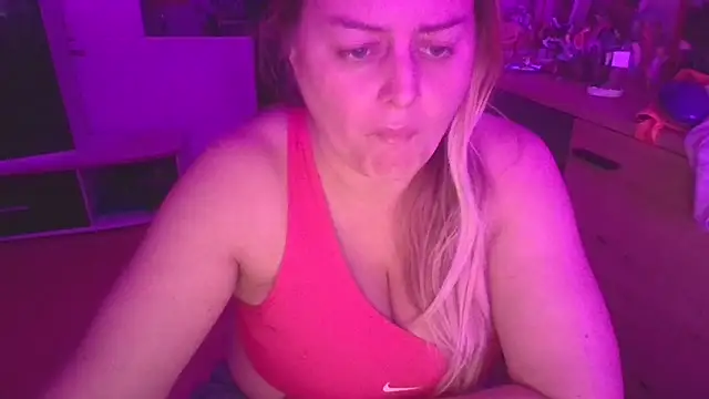 Snapshot of Meliss_Official9 chatting on 12-20-25, 08:49 Meliss Official9 online show from 12-20-25, 08:49