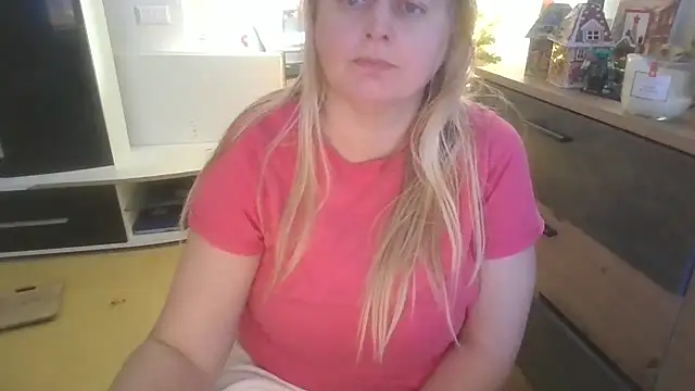 Snapshot of Meliss_Official9 chatting on 01-09-26, 11:35 Meliss Official9 online show from 01-09-26, 11:35