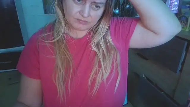 Snapshot of Meliss_Official9 chatting on 01-15-26, 10:13 Meliss Official9 online show from 01-15-26, 10:13