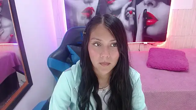 Snapshot of Catalehia_Milk chatting on 01-21-25, 07:50 Catalehia Milk online show from 01-21-25, 07:50