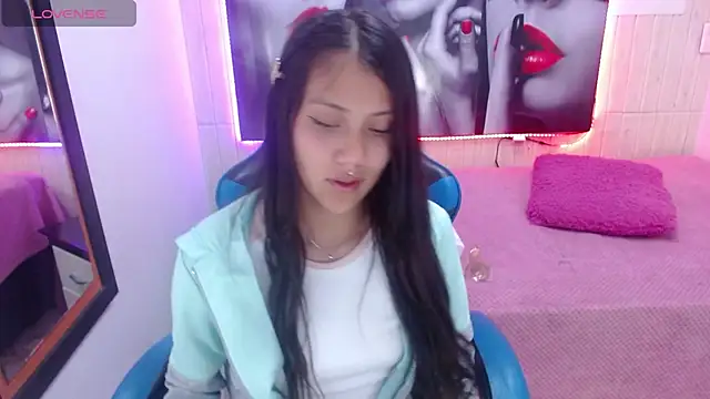 Snapshot of Catalehia_Milk chatting on 01-22-25, 12:16 Catalehia Milk online show from 01-22-25, 12:16